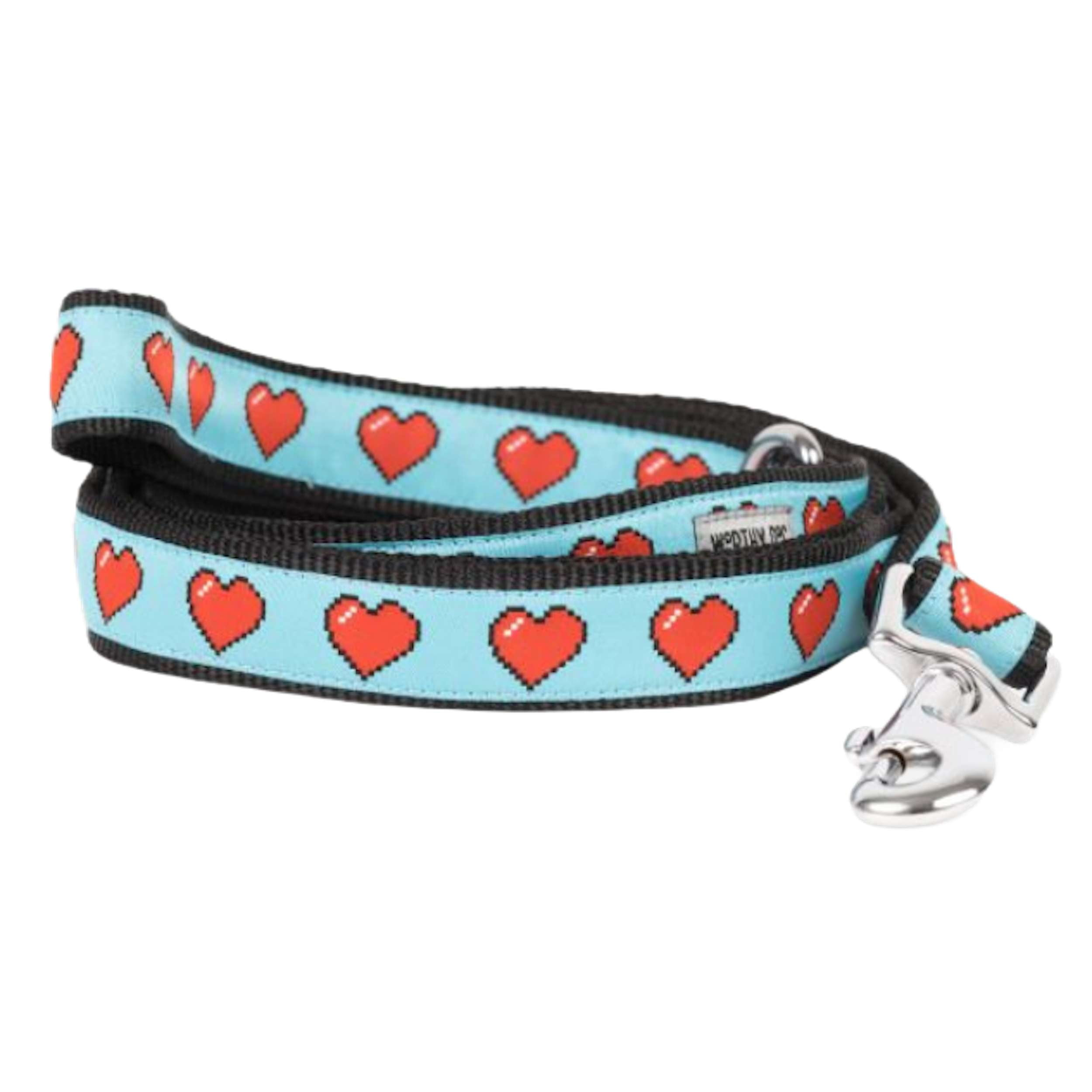 graphic-hearts-dog-leash